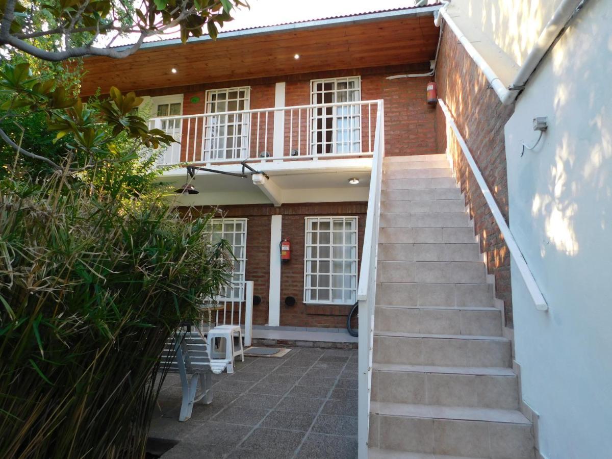Hosteria Teuly Puerto Madryn Bagian luar foto